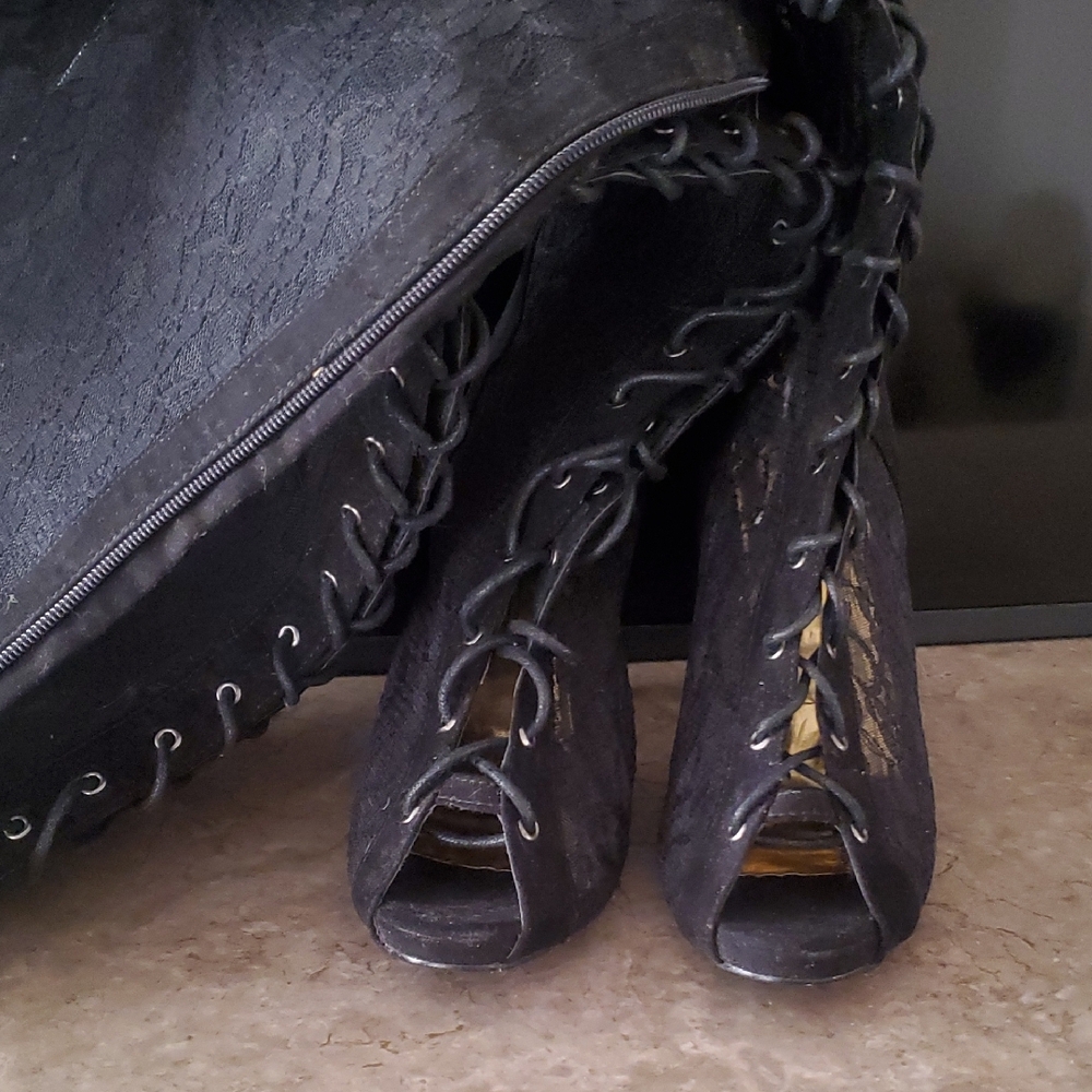 Elegant Black Lace-Up Women's Shoes